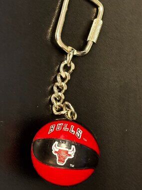 Chicago Bulls Mini Basketball Keychain – Vintage Style Team Logo